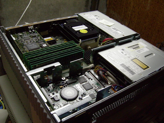 This is a picture of my Sun SparcStation 20, mooloolaba, before my modifications.